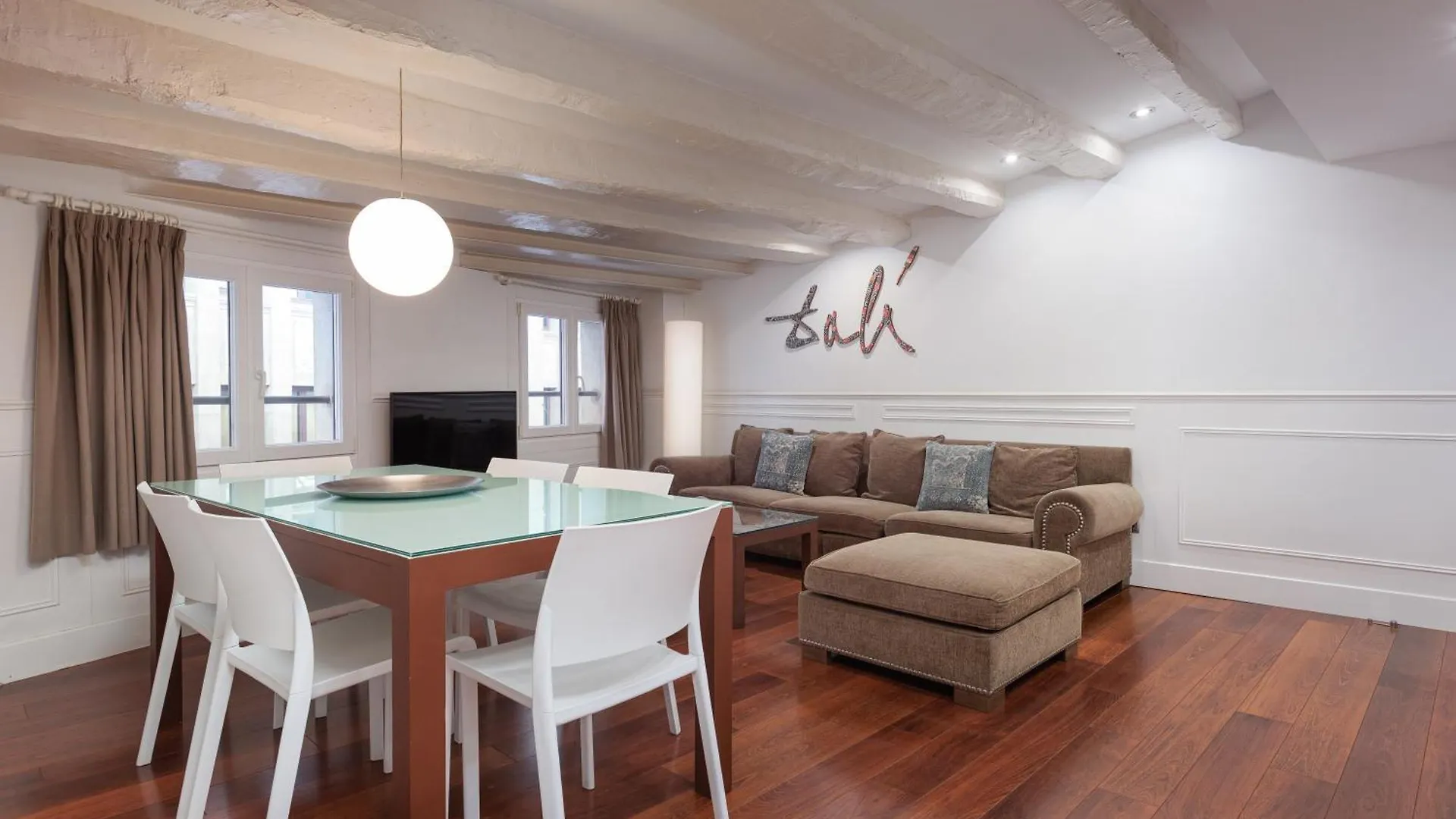 Enjoybcn Dali Apartments contacts