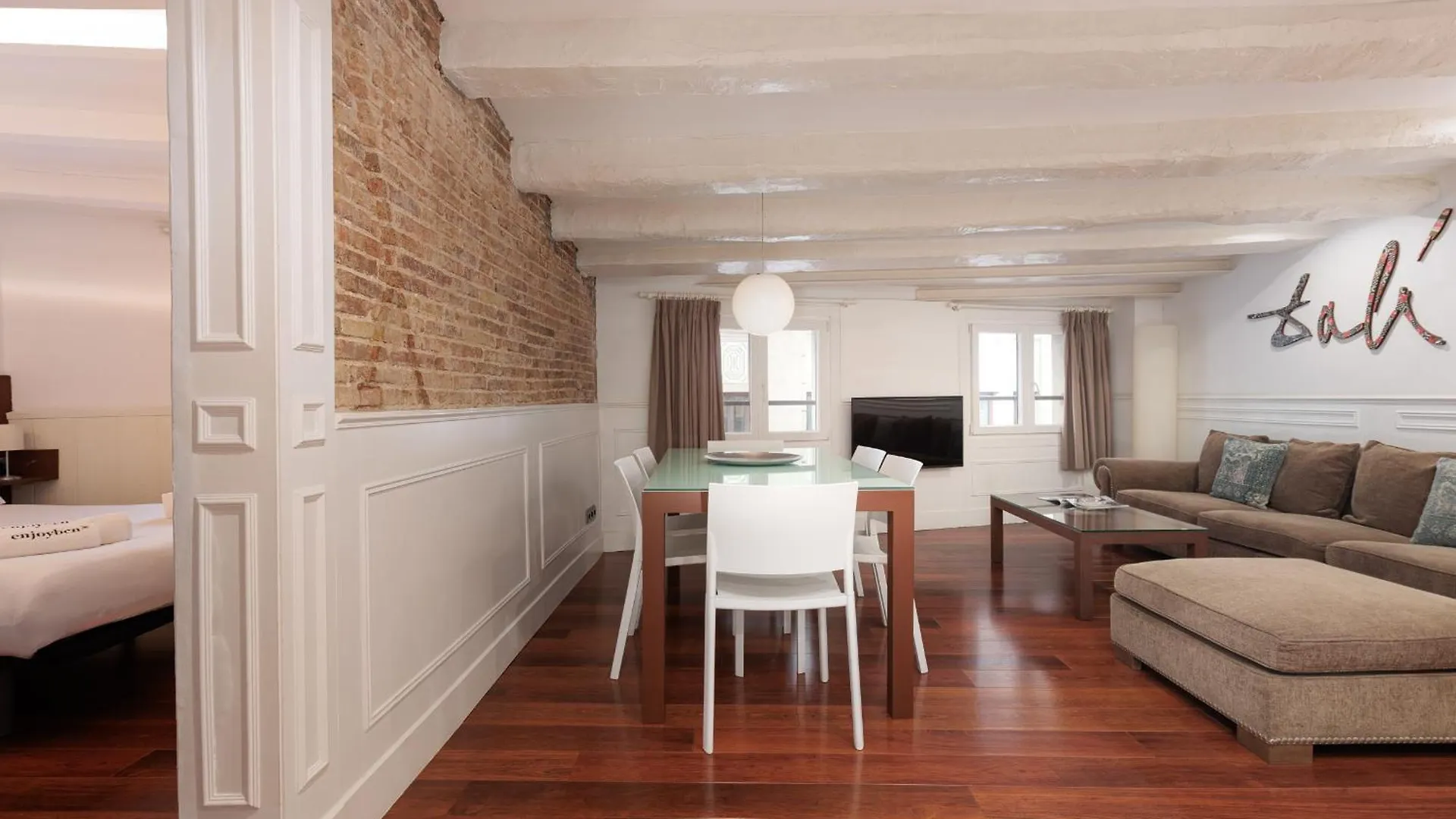 Enjoybcn Dali Apartments Barcelona Spain